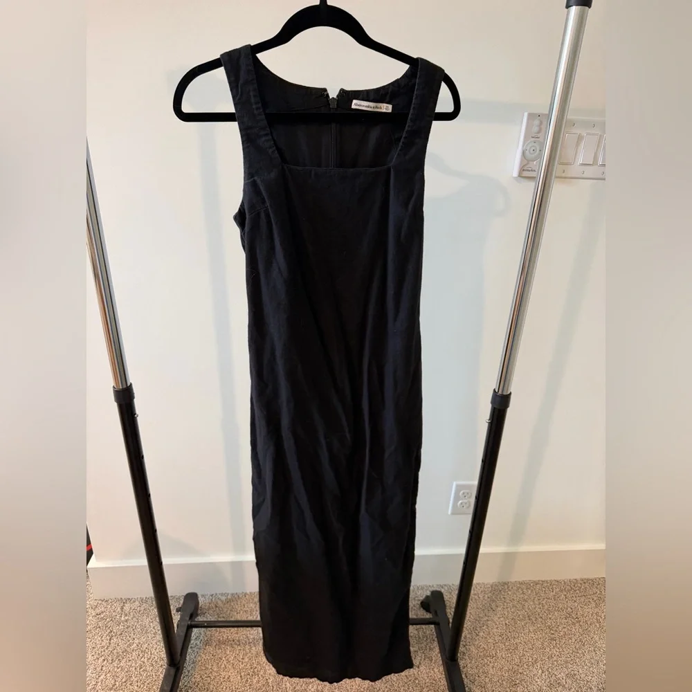 Abercrombie & Fitch Linen-blend shift maxi dress in black